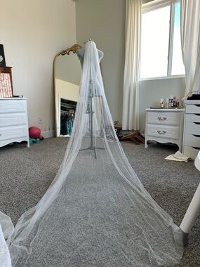 Long White Bridal Veil with Simple Single Tier